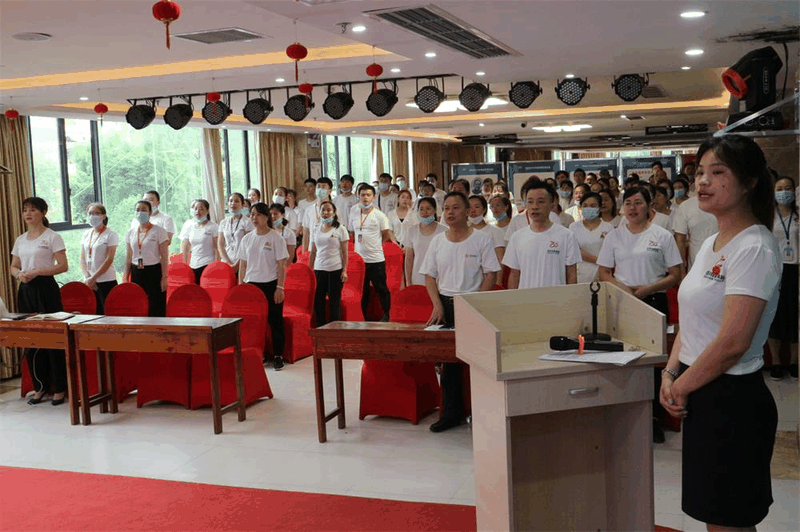 百年好房經(jīng)紀(jì)人三部曲：做人、做事、成交，每一曲都會(huì)讓客戶滿意！